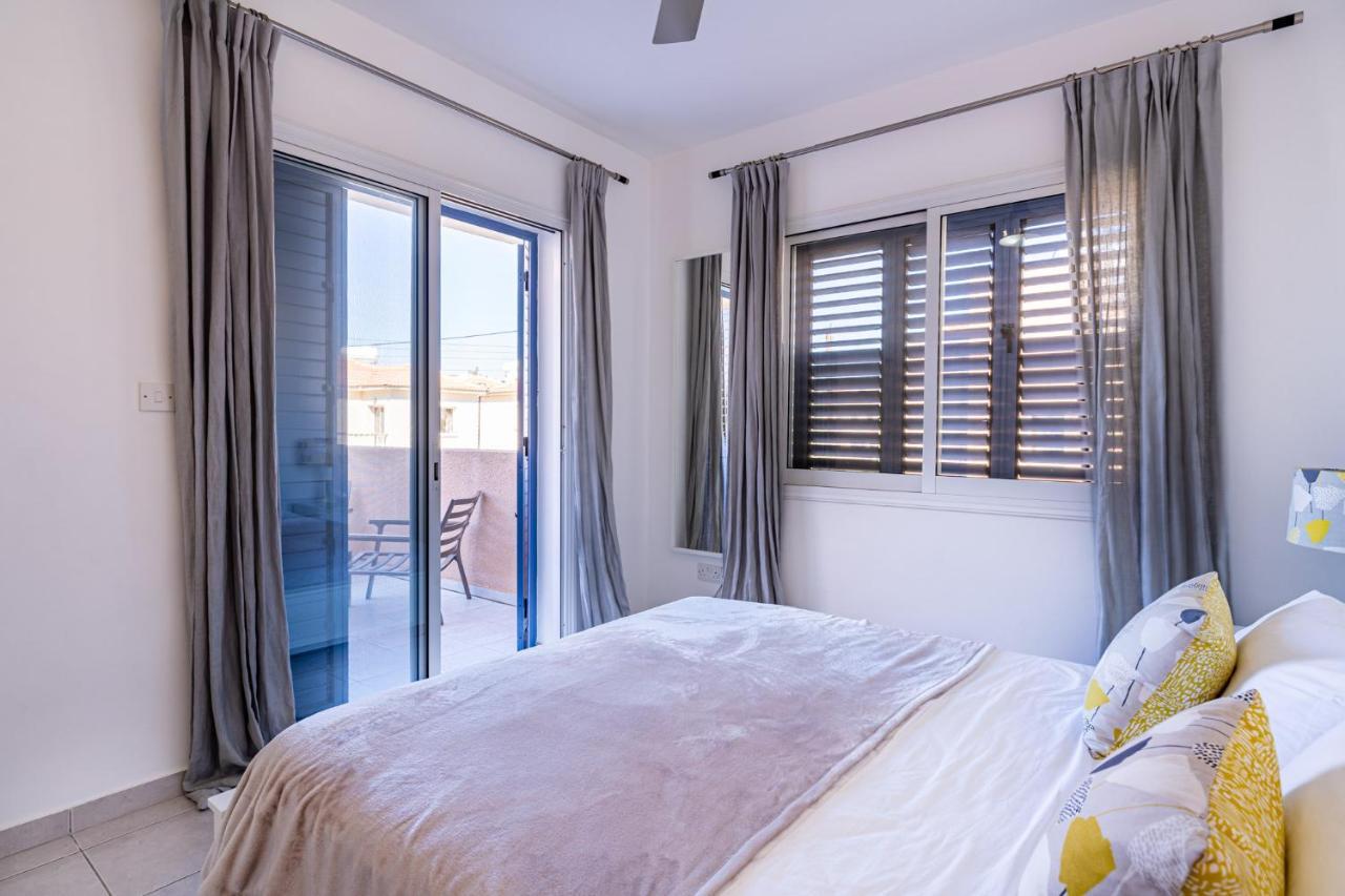 Summer Breeze Holiday Apartment With Pool Paphos Exterior foto